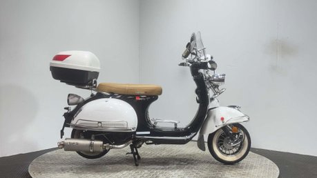 Lexmoto Milano 2020 2K GOOD RUNNING PROJECT SCOOTER 125CC LEARNER BIKE 1