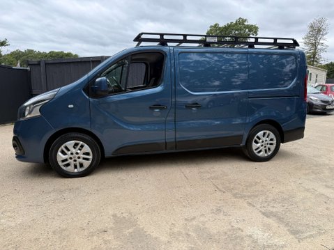 Renault Trafic 1.6 Trafic SL27 Sport Nav dCi 21