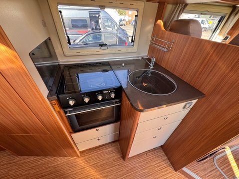 Adria Coral S680 ST 21