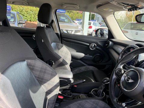 Mini Hatch 1.5 Cooper D Auto Euro 6 (s/s) 5dr 10