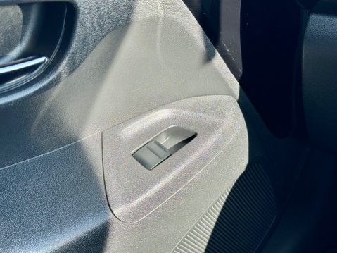 Toyota Aygo VVT-I X-CLUSIV X-SHIFT 36