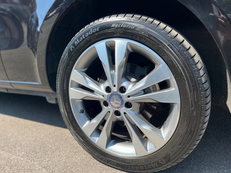 Mercedes-Benz V Class 2.2 V250d BlueTEC Sport MPV 5dr Diesel G-Tronic+ Euro 6 (s/s) 8 Seat XLWB 19