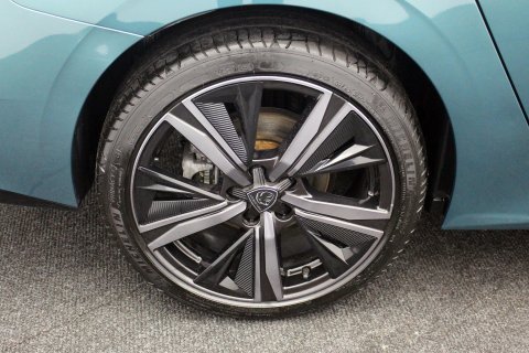 Peugeot 308 5dr 1.5 BlueHDi GT Automatic Estate 42