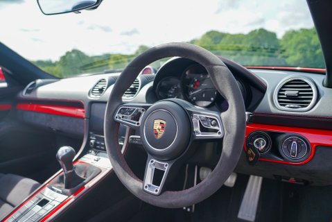 Porsche 718 SPYDER 15