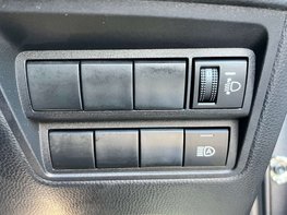 Toyota Yaris 1.5 Yaris Dynamic HEV CVT 5dr 61