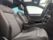 Volkswagen Passat 2.0 Passat R-Line TDI BlueMotion Technology Semi-Auto 4dr 31