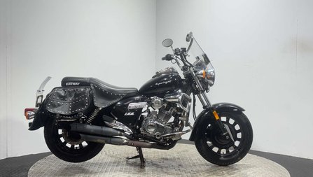 Keeway Superlight 125 2019 10K PROJECT BIKE SPARES OR REPAIR 125CC CRUISER LEARNER BIKE