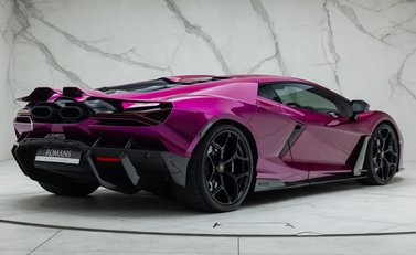 Lamborghini Revuelto 6