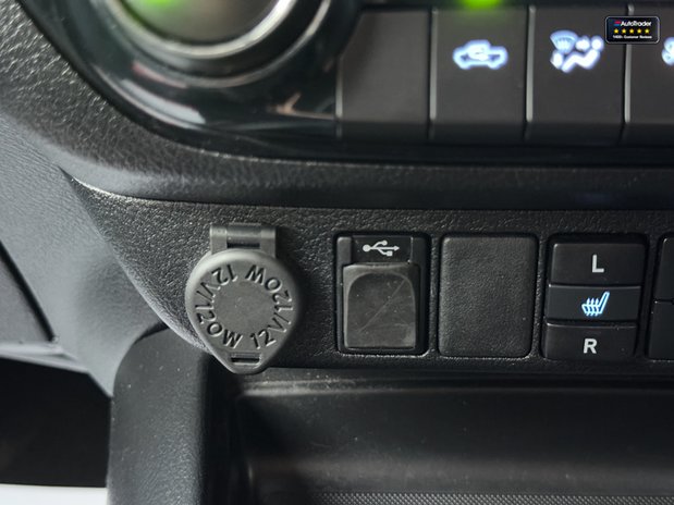 Toyota Hilux Invincible X | AUTO | D-4D | Camera | Nav | 2.8 LT | No VAT| 43