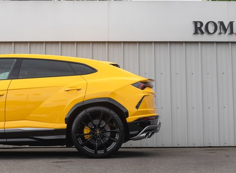 Lamborghini Urus 30
