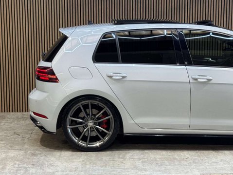 Volkswagen Golf 2.0 Golf R TSi Semi-Auto 4WD 5dr 18