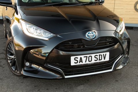 Toyota Yaris EXCEL FHEV 10