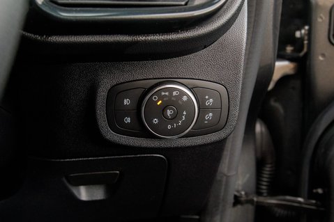 Ford Fiesta ST-LINE MHEV 16