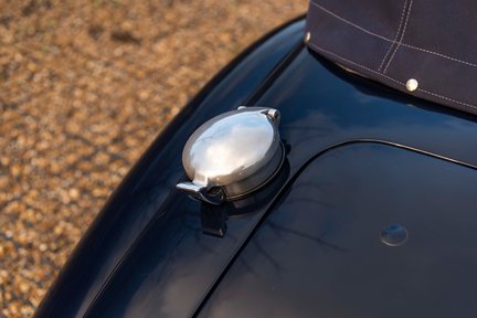 Jaguar XK 140 Drop-Head Coupe 25