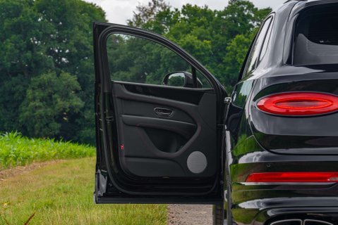 Bentley Bentayga V8 7