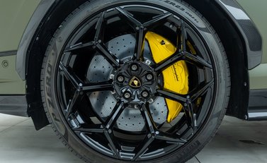 Lamborghini Urus Performante 30