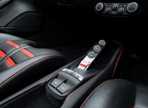 Ferrari 488 SPIDER 26