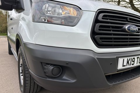 Ford Transit 350 L3H2 130 ps DCIV - Air Con / Sat Nav 24