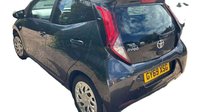 Toyota Aygo 1.0 VVT-i x-play Hatchback 5dr Petrol x-shift Euro 6 (71 ps) 3