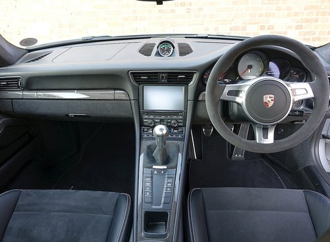 Porsche 911 (991) Carrera GTS 16
