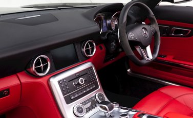 Mercedes-Benz SLS AMG Roadster 15