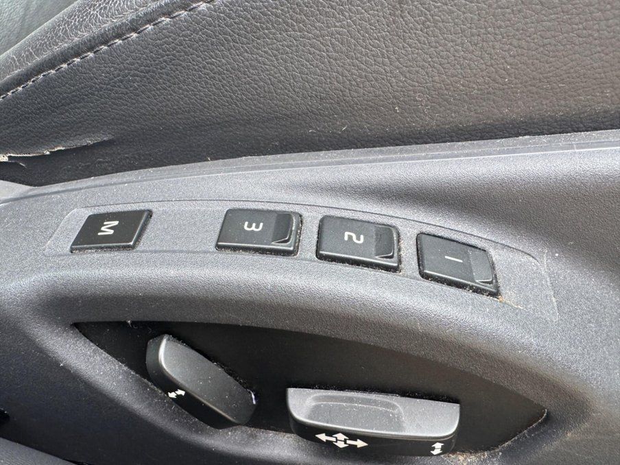 2015 Volvo V70 — image 34