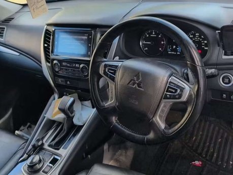Mitsubishi Shogun Sport 2.4D 4 SUV 5dr Diesel Auto 4WD Euro 6 (181 ps) 25