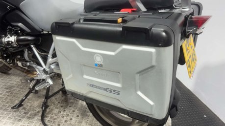 BMW R1200GS 2009 ONLY 31K PANNIERS NEW MOT SERVICED 1200CC ADVENTURE BIKE 45