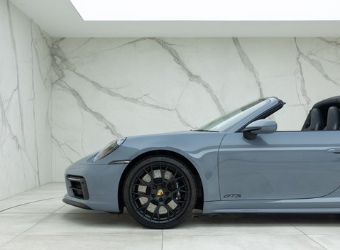 Porsche 911 Targa 4 GTS (992) 38