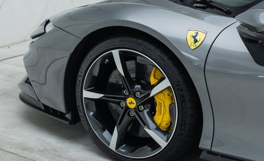 Ferrari SF90 Spider 35