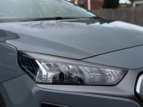 Hyundai IONIQ 38.3kWh Premium SE Auto 5dr 17