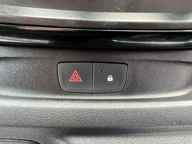Vauxhall Vivaro SWB Low Roof Sportive 2700 Air Con Sensors Euro 6 NO VAT 27