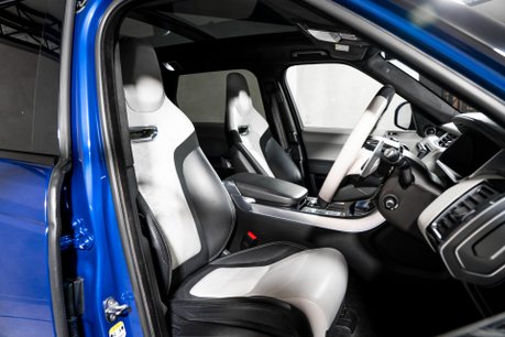 Land Rover Range Rover Sport SVR URBAN EDITION. URBAN EDITION. FIXED SIDE STEPS. PANO ROOF. PIXEL LEDS. 20