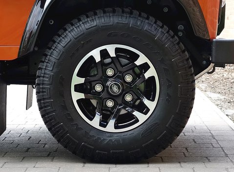 Land Rover 110 Adventure 13