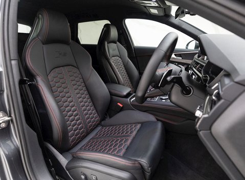 Audi RS4 Avant Carbon Edition 10