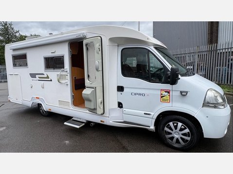 Renault Master 2.5 CI CIPRO 85 TOP-CLASS 4 BERTH AUTOMATIC MOTORHOME 1