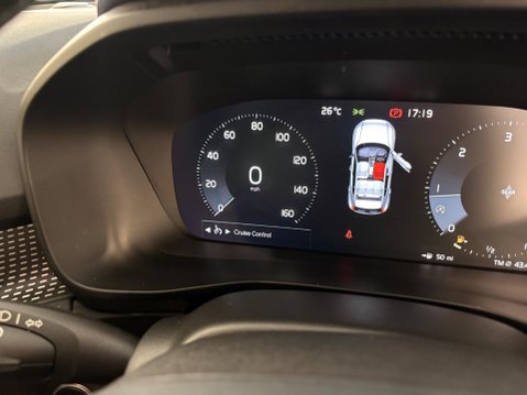 Volvo XC40 2.0 D3 R-Design Euro 6 (s/s) 5dr 20