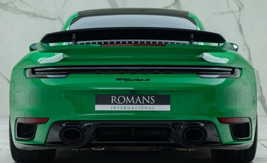Porsche 911 Turbo S (992) 8
