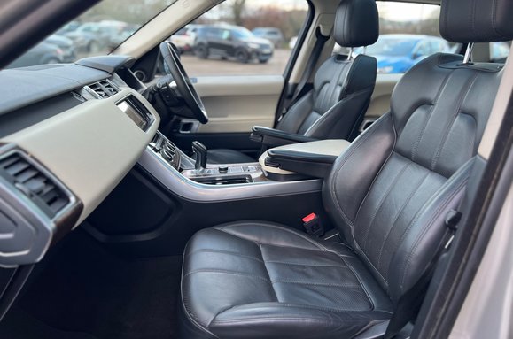 Land Rover Range Rover Sport 3.0 SDV6 HSE AUTO 27