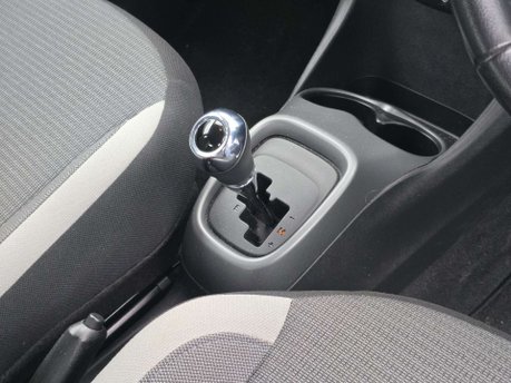 Toyota Aygo 1.0 VVT-i x-play Hatchback 5dr Petrol x-shift Euro 6 (Safety Sense) (71 ps) 37