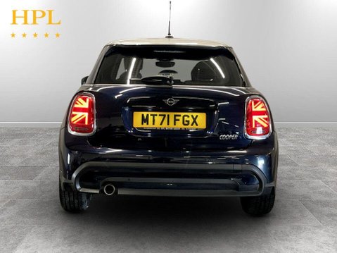 Mini Hatch 1.5 Cooper Exclusive Hatchback 5dr Petrol Steptronic Euro 6 (s/s) (136 ps) 6