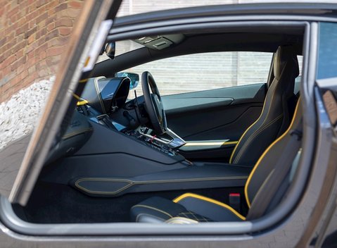 Lamborghini Aventador S LP740-4 18