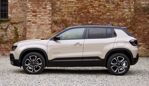 Jeep Avenger E-Summit 