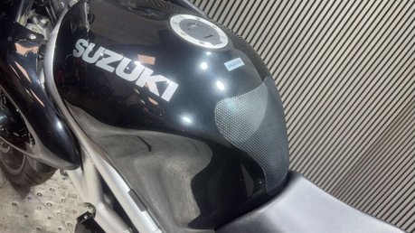 Suzuki SV650 2000 25K 1 OWNER PROJECT BIKE SPARES OR REPAIR 650CC A2 11