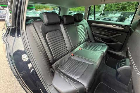 Volkswagen Passat SEL TSI EVO DSG - ONE OWNER - VAT QUALIFYING  20