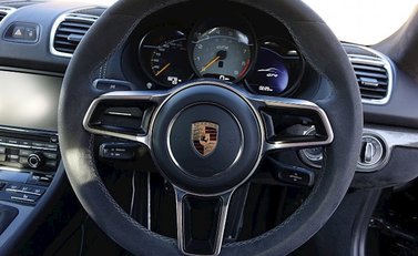 Porsche Cayman GT4 9