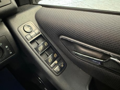 Mercedes-Benz A Class 1.7 A180 Avantgarde SE CVT 5dr 32