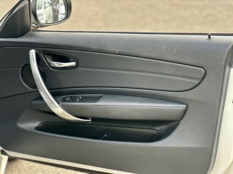 BMW 1 Series 2.0 120i Exclusive Edition Euro 5 (s/s) 2dr 27