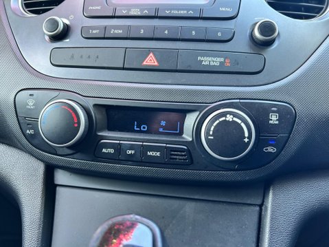 Hyundai i10 PREMIUM 28