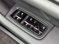 Porsche Taycan Performance Plus 93.4kWh Turbo Saloon 4dr Electric Auto 4WD (680 ps) 39